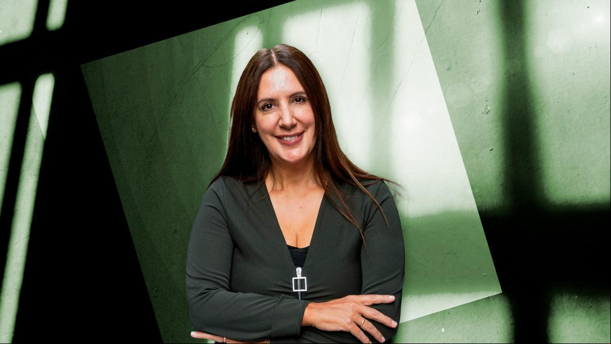 Dolores Redondo: “Nunca llevo llaves de mi casa. Mi marido dice que soy como la reina de Inglaterra”