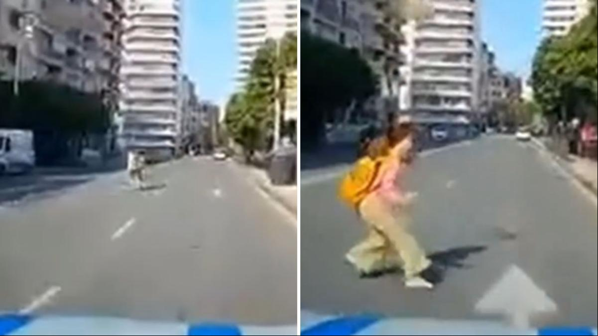 La temeraria maniobra de un peatón al intentar cruzar por mitad de la calle en Huelva: “La pesadilla de cualquier conductor”