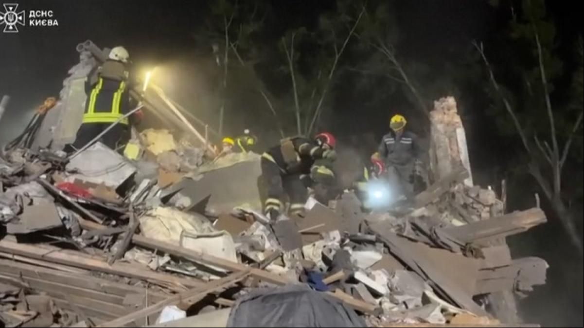 Imágenes del rescate del ataque masivo de Rusia contra Kyiv