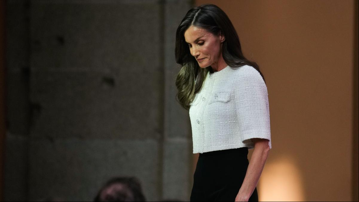 Letizia aconseja leer con “lentitud y concentración”