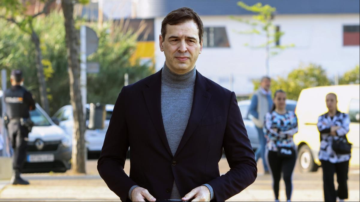 David Sánchez niega que colocara a un amigo suyo y alega ser un “malentendido”