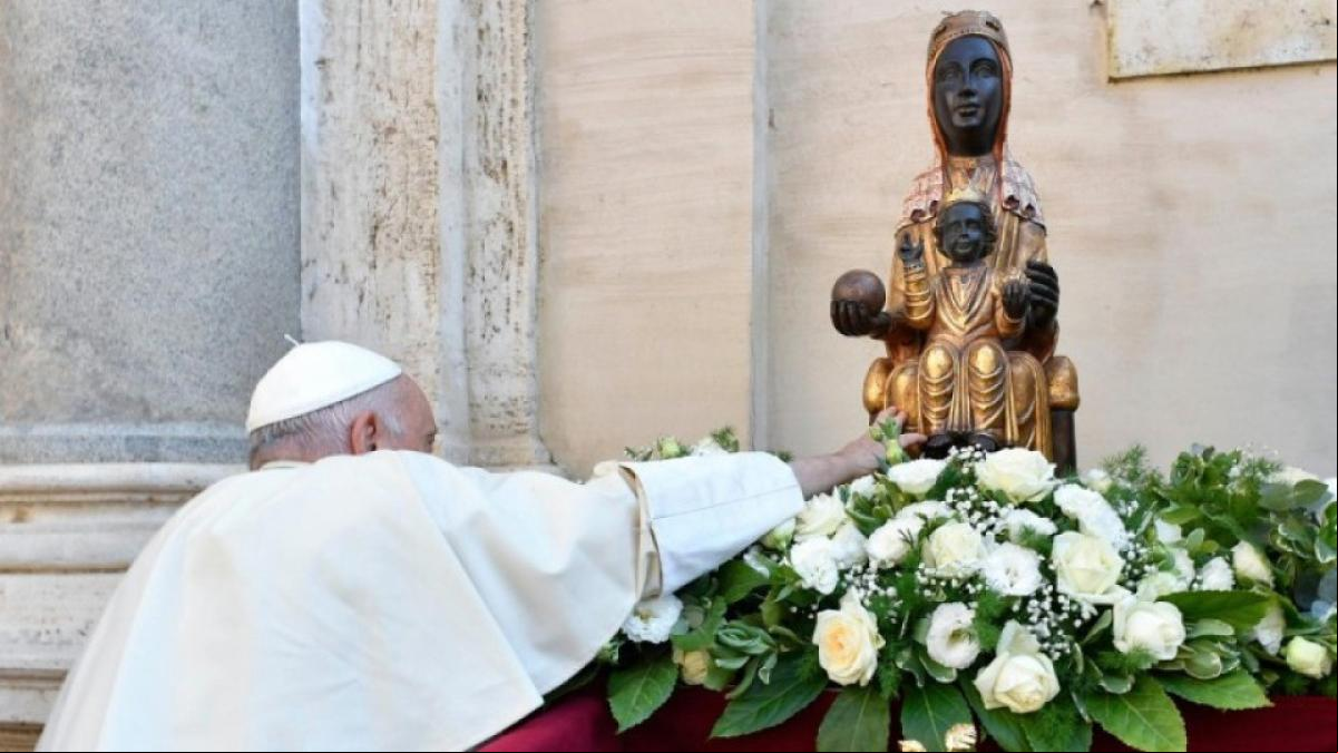 Cuando el Papa bendijo a la Moreneta