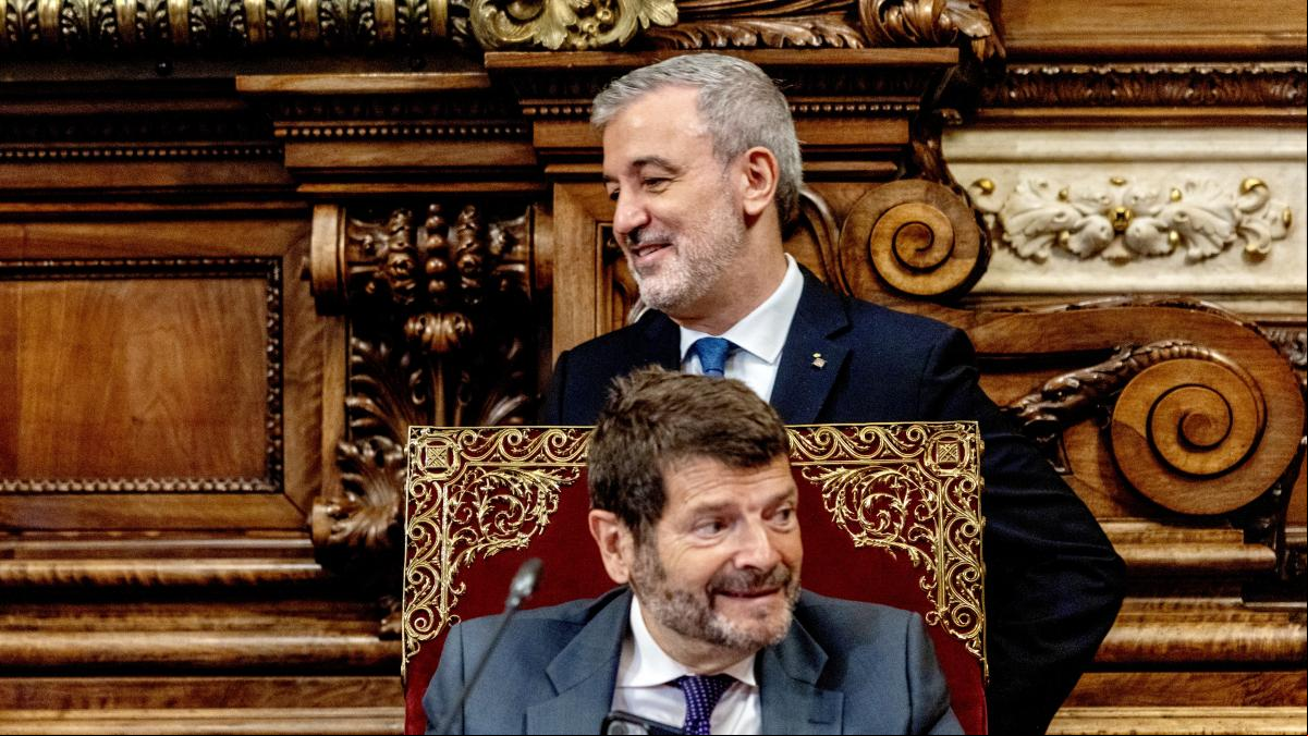Un tripartito circunstancial evita una nueva reprobación del alcalde Collboni