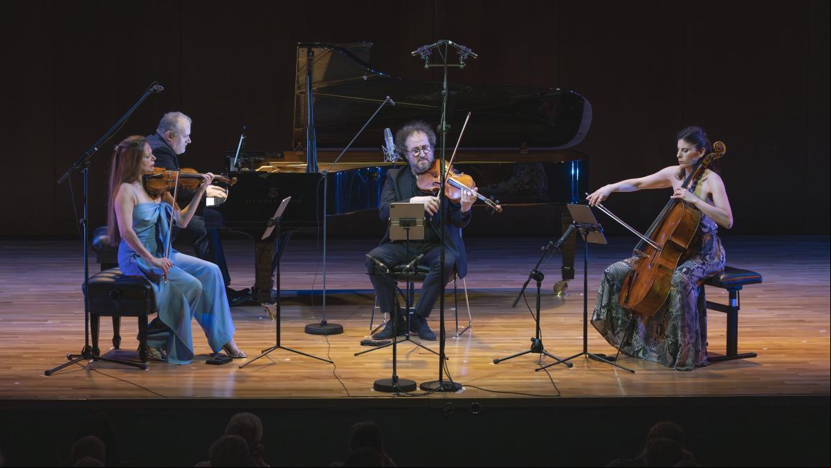 Cámara inédita, cuartetos españoles con piano (★★★✩✩): Loable