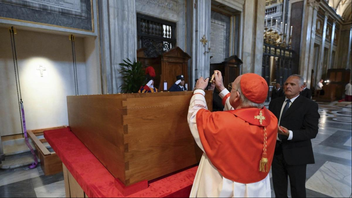 El papa Francisco ya descansa en la Basílica de Santa María la Mayor