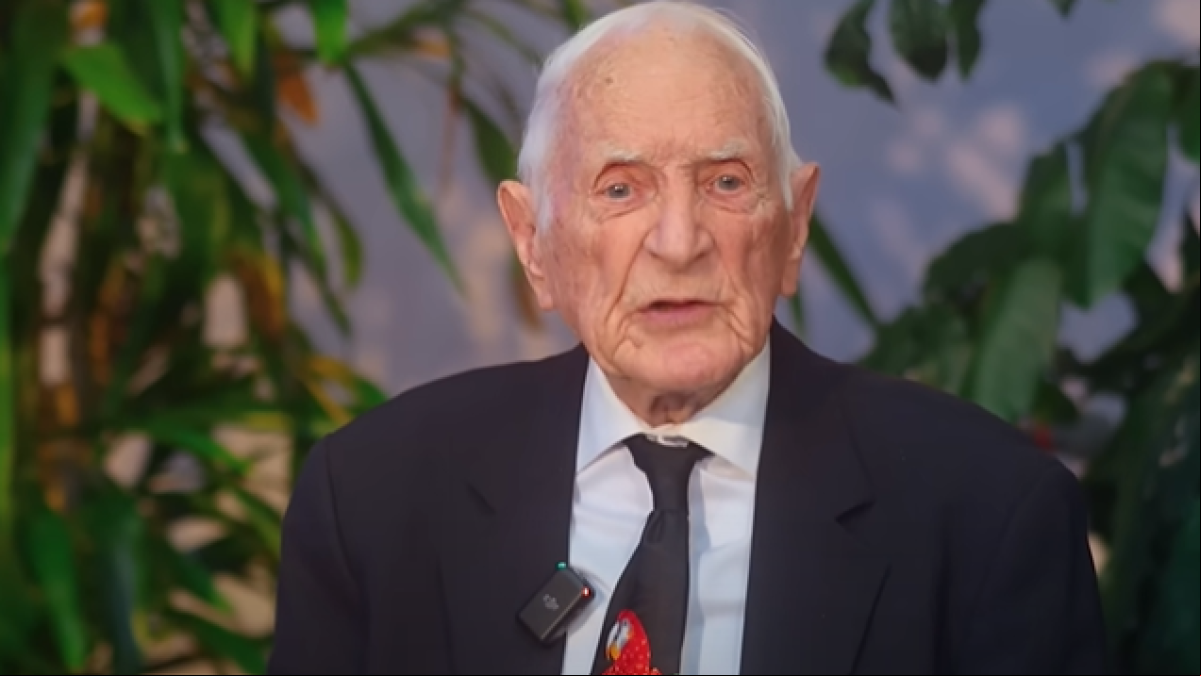 John Scharffenberg, médico y nutricionista formado en Harvard, 102 años: “Bajar el colesterol no evita enfermedades cardíacas. Los estudios muestran que los hombres mayores de 75 años viven más tiempo con niveles de colesterol más altos”