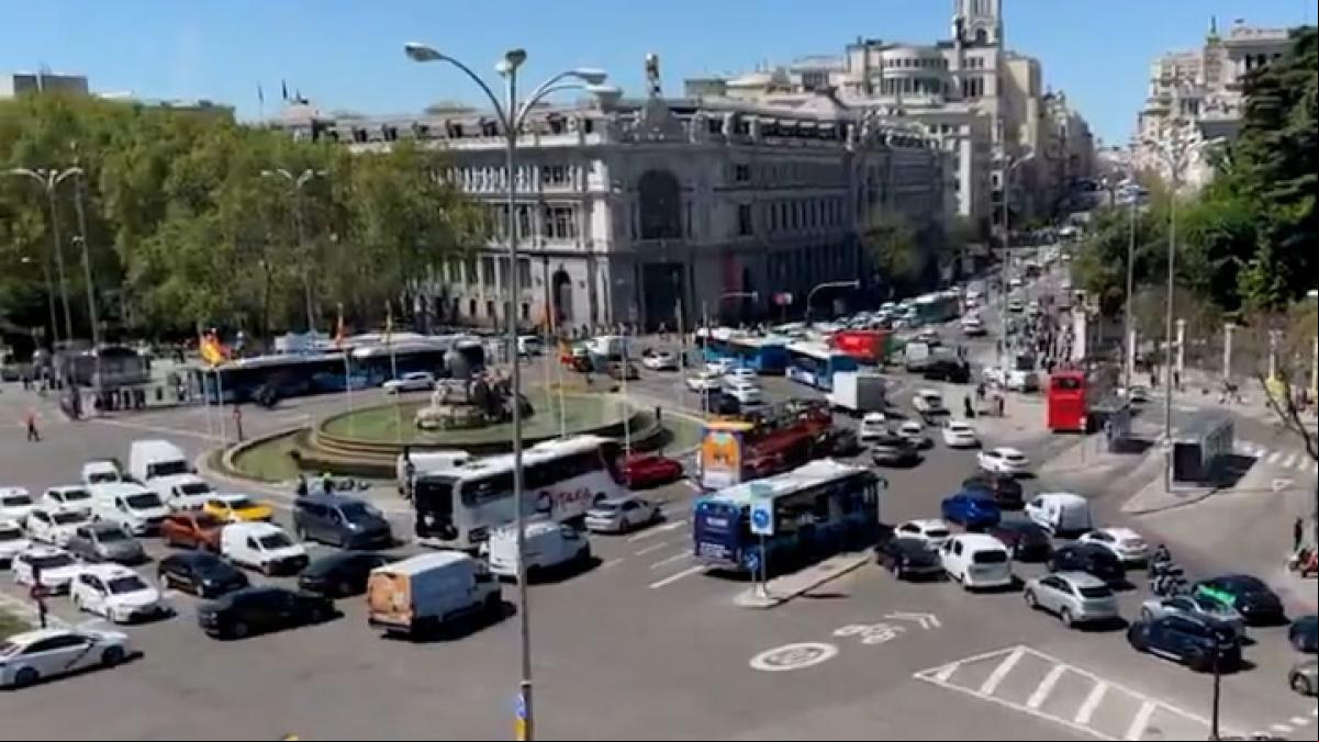 Grandes atascos en España tras el apagón eléctrico