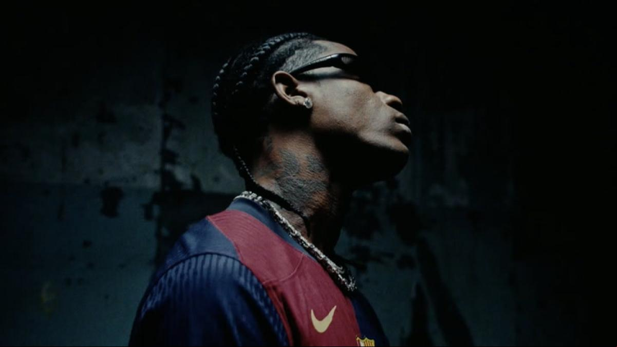 Agotadas las camisetas del rapero Travis Scott, el elegido para lucir en el clásico