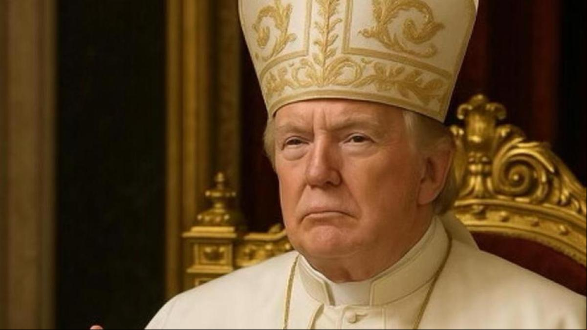 Conferencia católica en EE.UU. acusa a Trump de burlarse de la fe por su foto como papa
