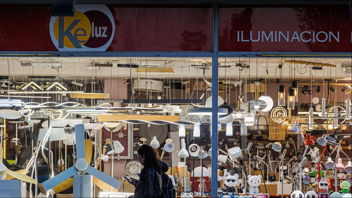 A la llum d’una espelma