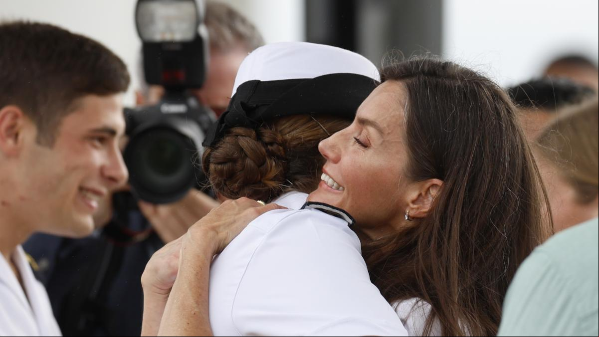 L’emotiva abraçada de Letícia i Elionor