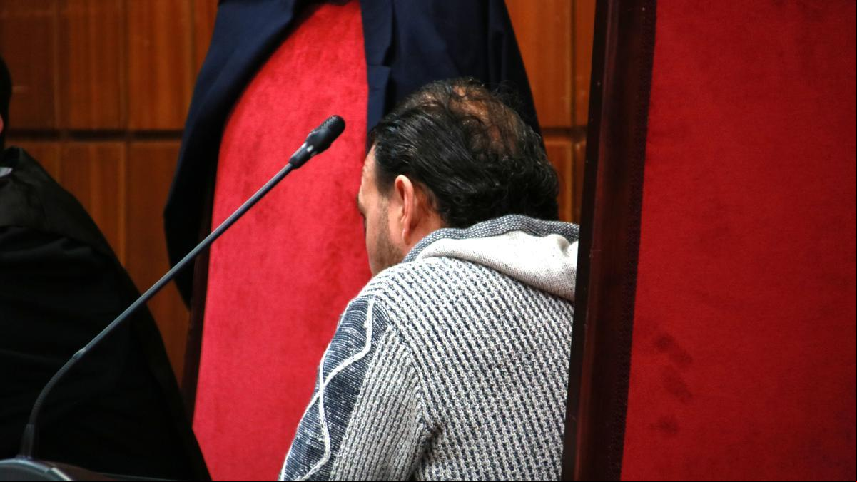 Se enfrenta a 6 años de cárcel por golpear a un hombre y robarle el bocadillo en un bar de Tarragona