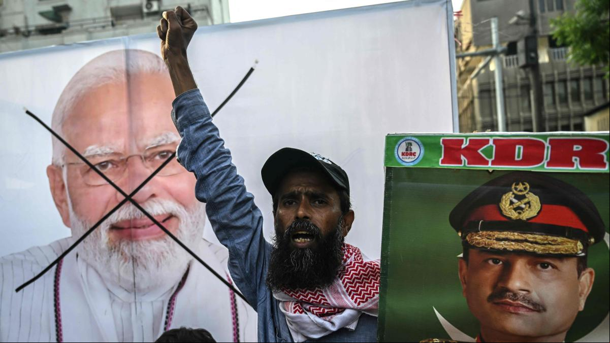 India se prepara para atacar a Pakistán y ordena simulacros de defensa civil para este miércoles