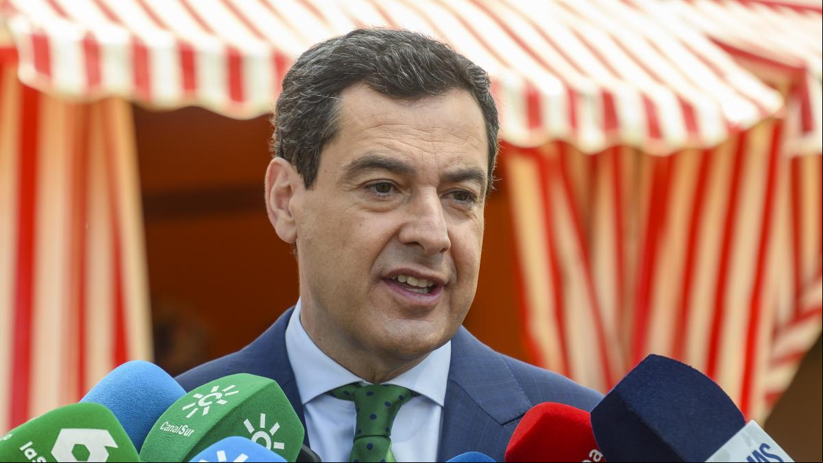 Moreno, “orgulloso” de que Andalucía “tire del empleo” y supere “la cifra histórica” de los 3,5 millones de cotizantes