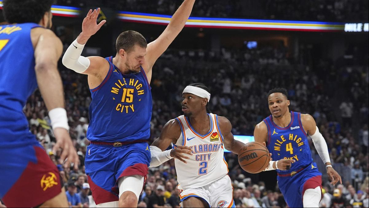 Denver sobrevive a una noche desastrosa de Jokic y acorrala a Oklahoma