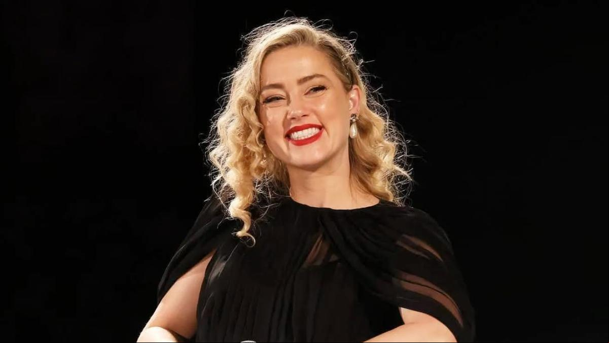 Amber Heard, madre de gemelos en solitario