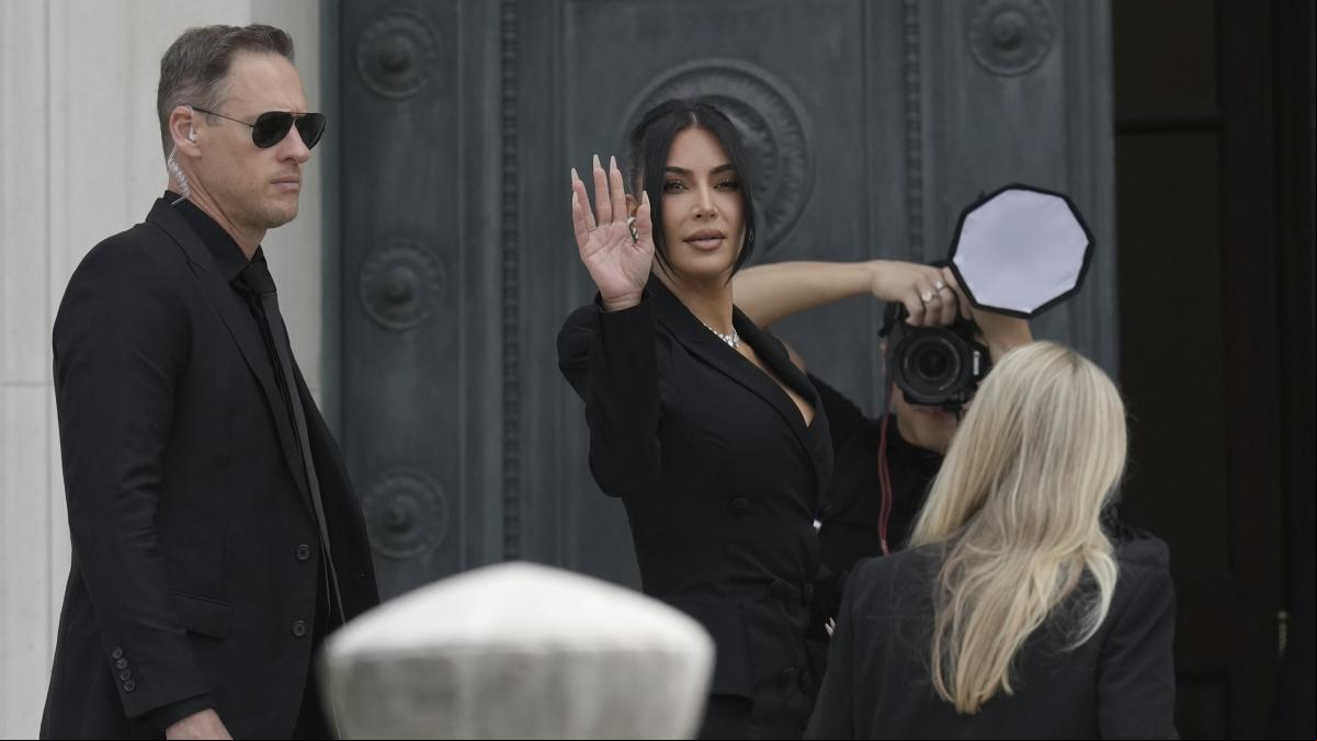 Kardashian, plorosa i magnànima davantdels seus atracadors