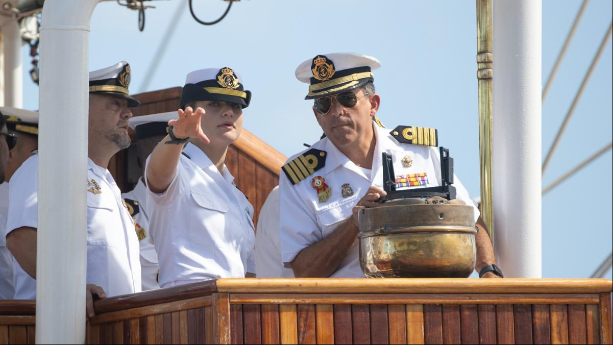 La tristeza de Leonor y los guardiamarinas del Elcano por la tragedia del buque-escuela mexicano