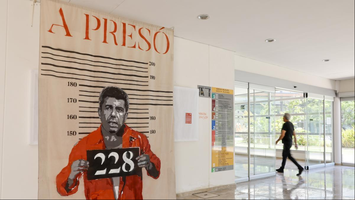 El PP pide la retirada de una obra de arte en la UPV en la que aparece Mazón en prisión