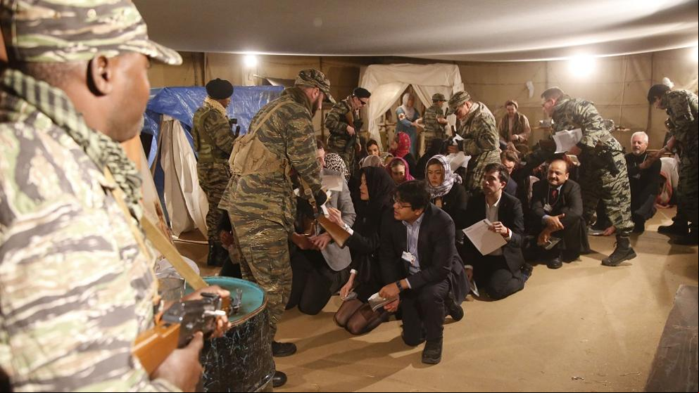 Davos se mete en la piel de los refugiados