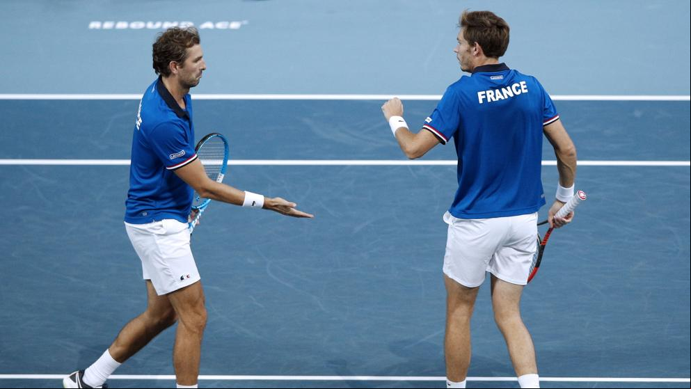 Francia, finalista al apabullar a España en el doble y sumar el 3-0