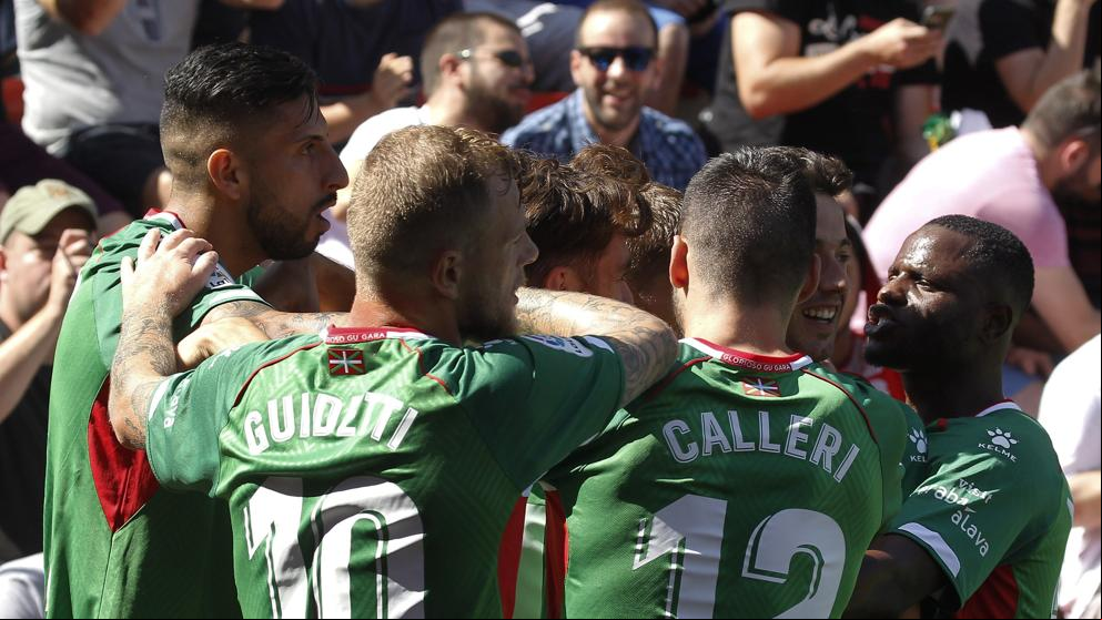 El Alavés se aprovecha del Rayo en la reapertura de Vallecas