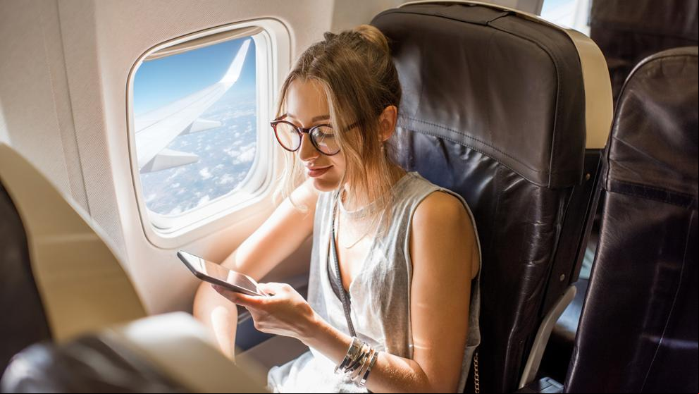 El truco para descubrir si es bueno el wifi que te ofrecen durante el vuelo