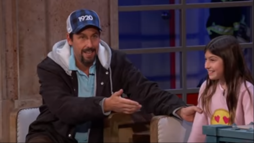 YouTube: La hija de Adam Sandler arrasa imitando a su padre