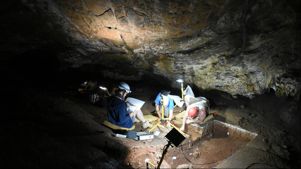 Identifican joyas prehistóricas de miles de años de un poblado granadino