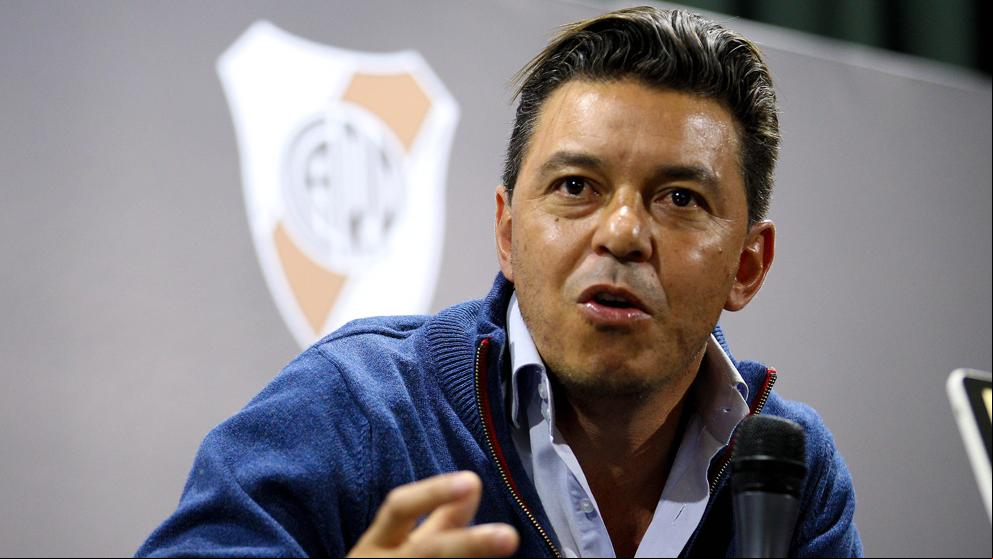 La celebración del entrenador de River, sancionado, tras el empate ante el Boca