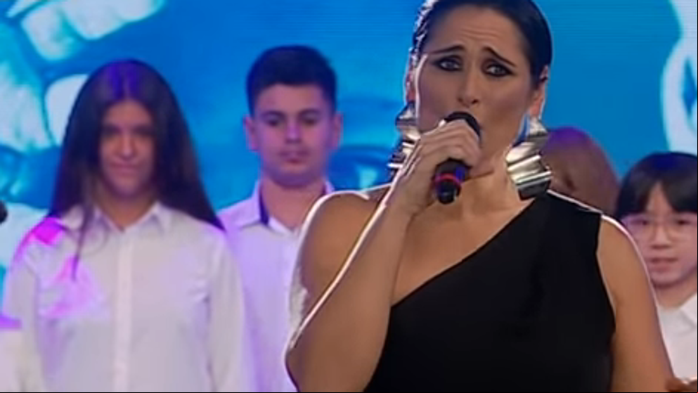 Rosa López anuncia que rompe su contrato con Universal y está sin discográfica