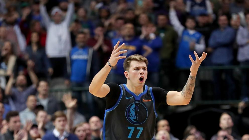 Doncic destroza a los Warriors y Rubio le gana el duelo a Irving
