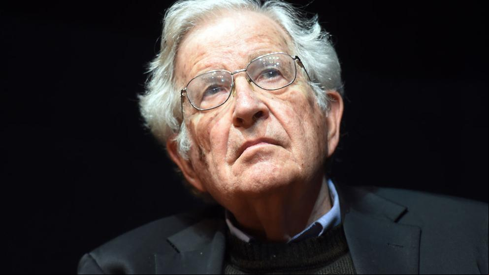 Noam Chomsky ,uno de los referentes intelectuales del siglo XX está de 90º aniversario