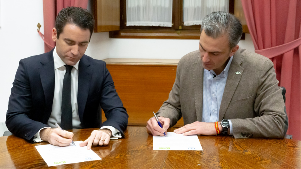 El PP achaca a un “malentendido” el ofrecimiento de consejerías revelado por Vox