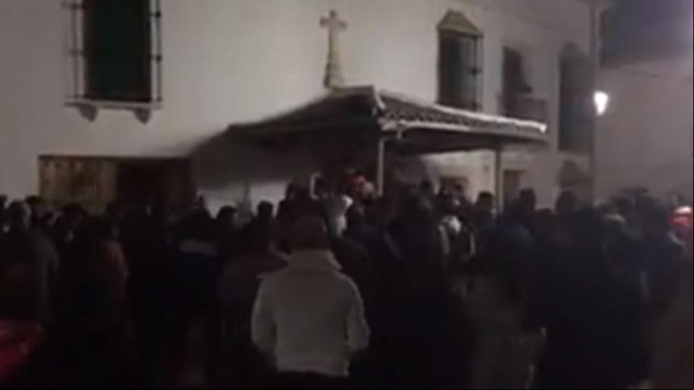 Alcalde de Casariche pide calma tras intento de linchamiento de dos rumanos