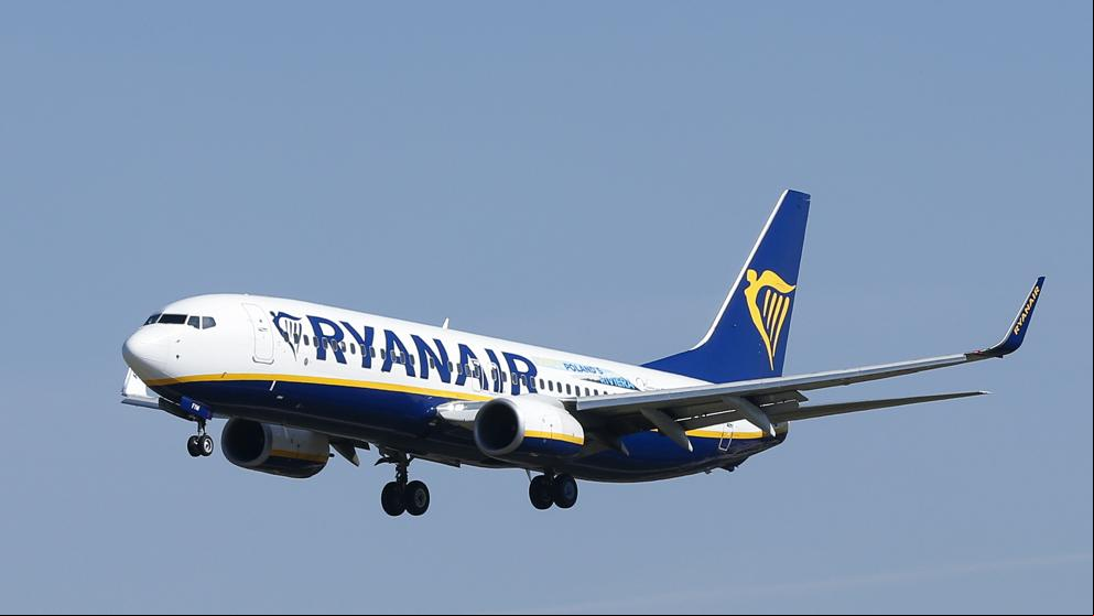 Ryanair sufre el castigo del mercado al adelantar un peor resultado