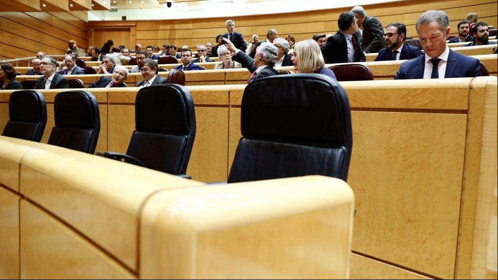 Insólito y bronco pleno en el Senado para reprobar a Sánchez (sin Sánchez)