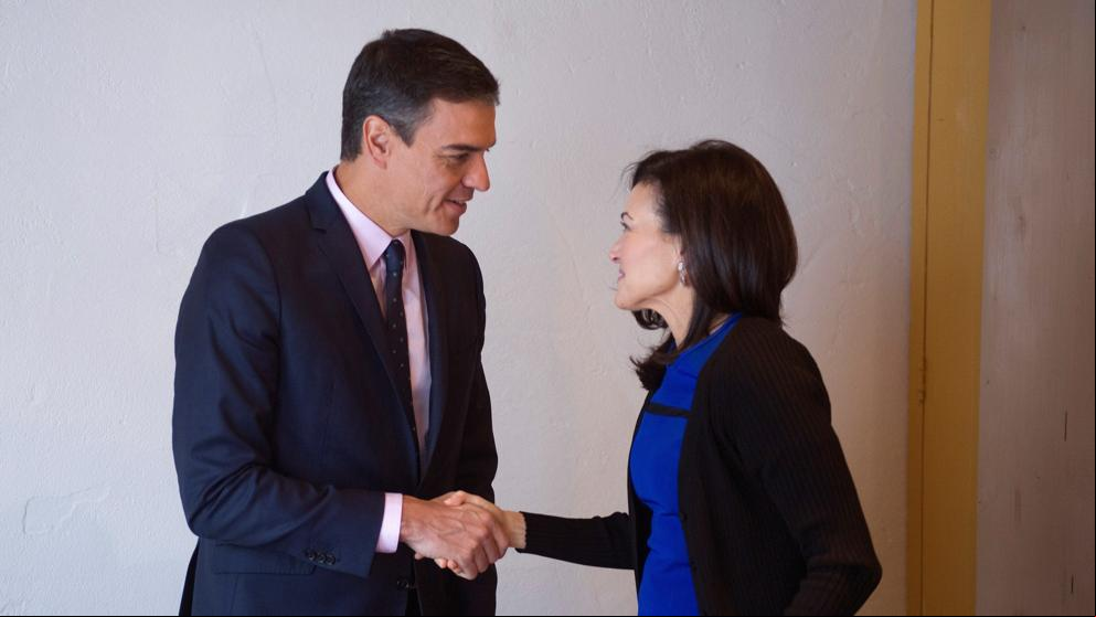 Las élites económicas critican en Davos la tasa digital española