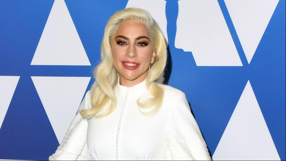 Lady Gaga se viste de novia para el almuerzo de los nominados a los Oscar