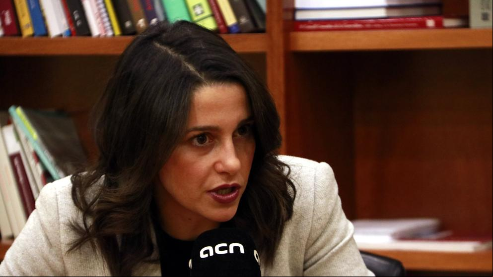 Arrimadas anima a los dirigentes socialistas a manifestarse el domingo