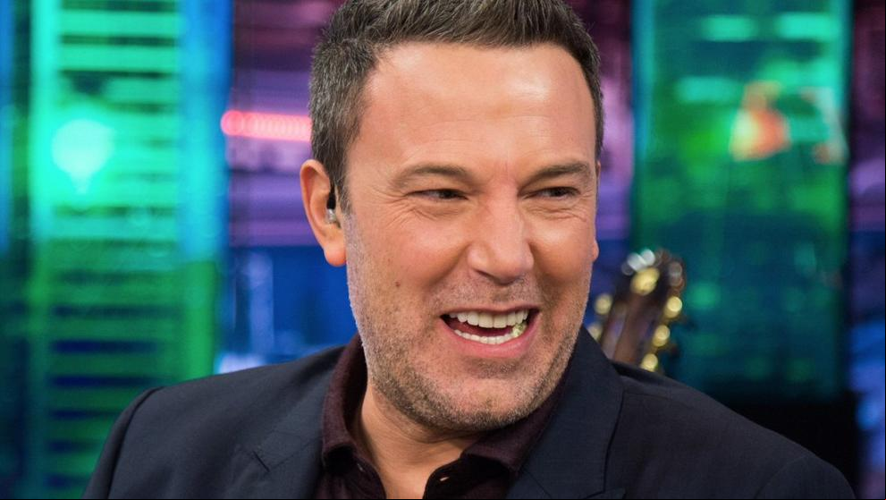 Affleck presenta entre chicles lo nuevo de Netflix: “Una parábola de la corrupción”