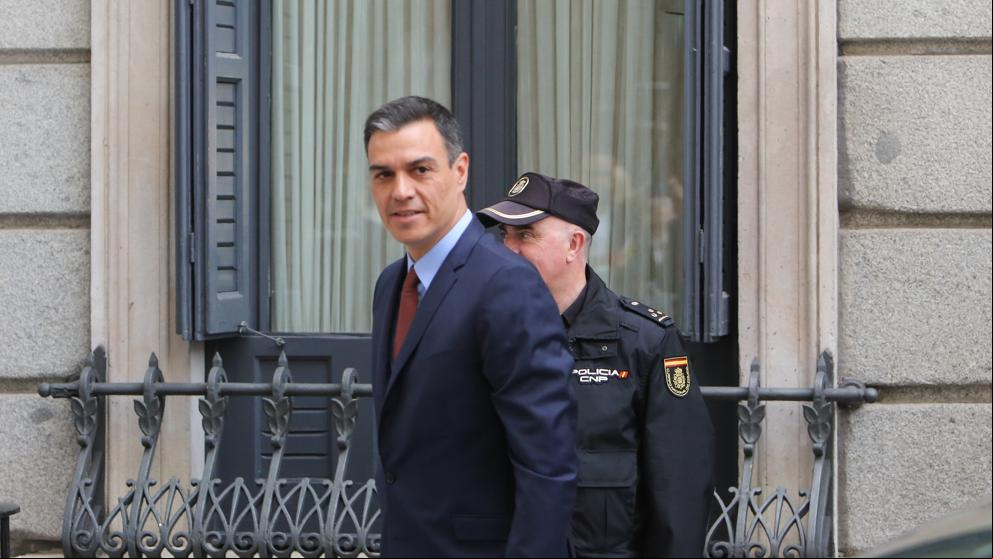 Sánchez proclama que defenderá la España autonómica del separatismo catalán y la recentralización de la derecha