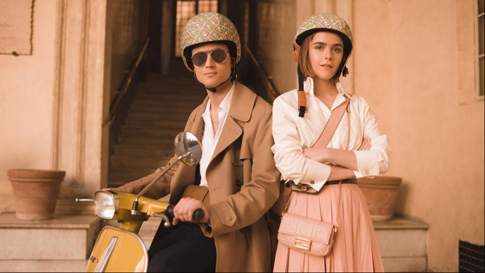 Vacaciones en Roma con vespa y bolso