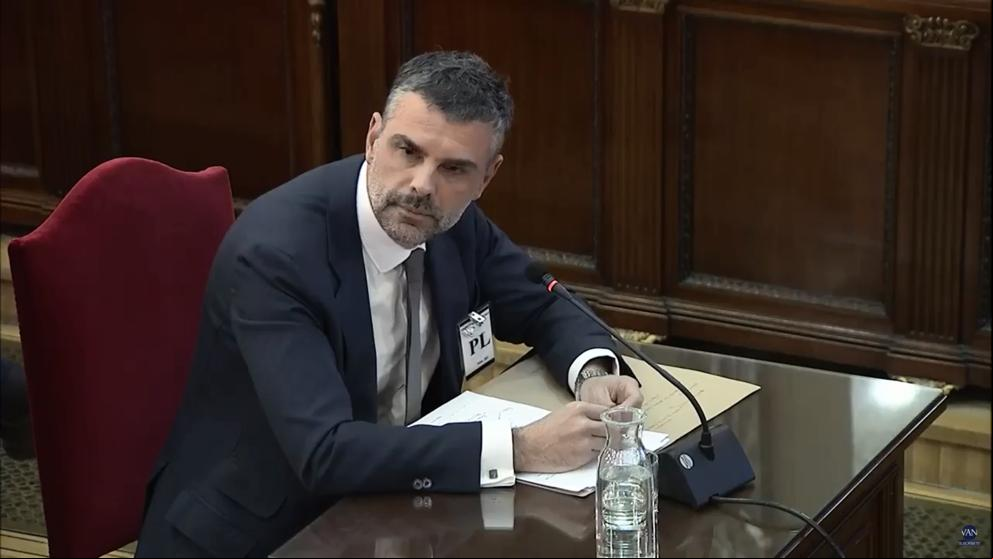 Linchamiento a Santi Vila en las redes por su declaración en el Tribunal Supremo
