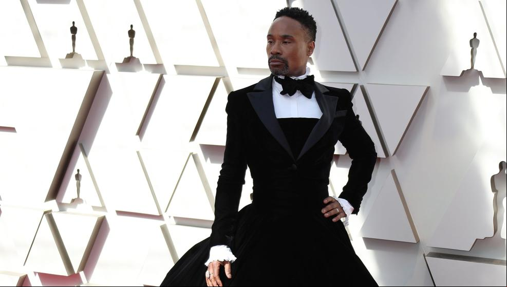 Billy Porter rompe moldes con una falda en la alfombra roja de los Oscar