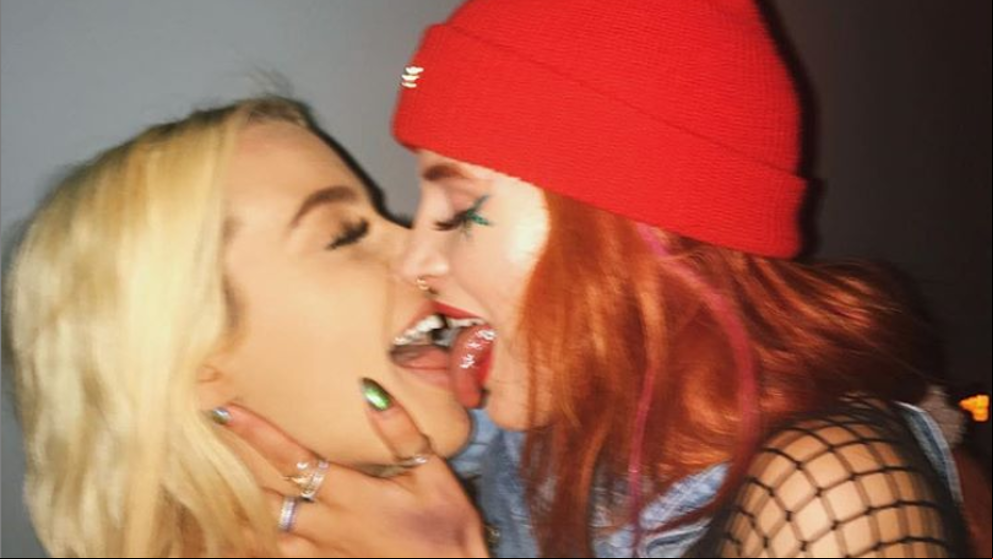 Bella Thorne rompe con su novia youtuber pero sigue con su novio Mod Sun