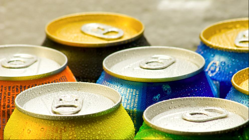 Los peligros de tomar dos o más bebidas dietéticas al día