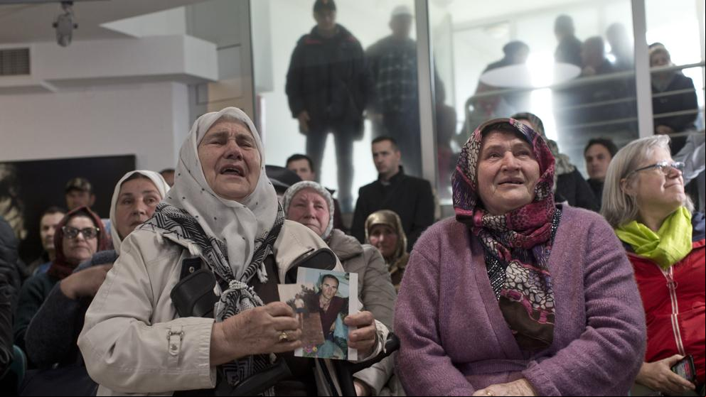 En directo: Las ‘Madres de Srebrenica’ celebran el veredicto a Radovan Karadzic