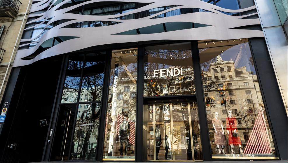 Espectacular robo por alunizaje en la tienda de Fendi de Paseo de Gràcia en Barcelona
