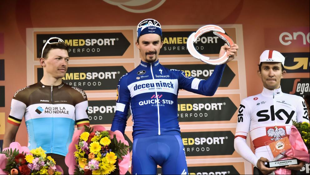 Alaphilippe doblega a todos los galgos en Sanremo